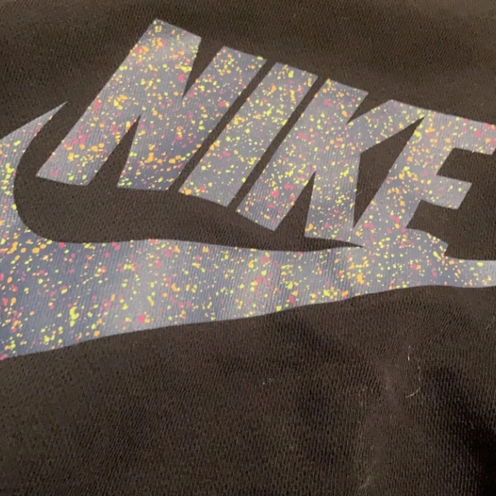 Nike - Picture 2 of 2